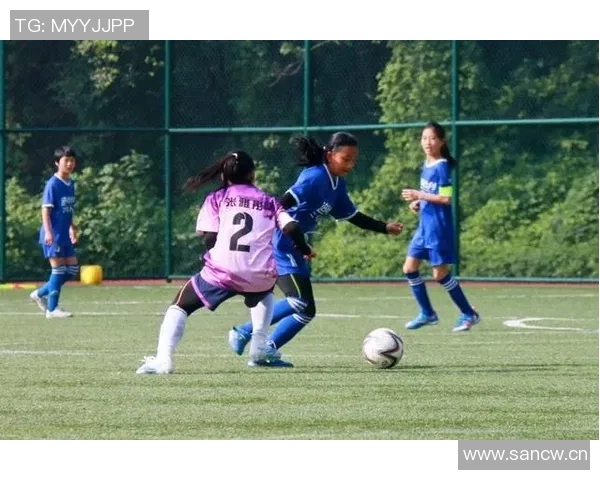 重庆飞盘队在攀岩联赛中的默契配合与战术分析